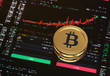 Bitcoin Struggles Below Resistance While Fibonacci Support Comes Into Focus